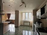 Продаж 2к квартири 87 кв. м на вул. Срібнокільська 1 - фото 1