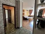 Продаж 2к квартири 87 кв. м на вул. Срібнокільська 1 - фото 3