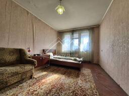 Продаж брежнєвки 1к квартири біля Сонячної Галереї