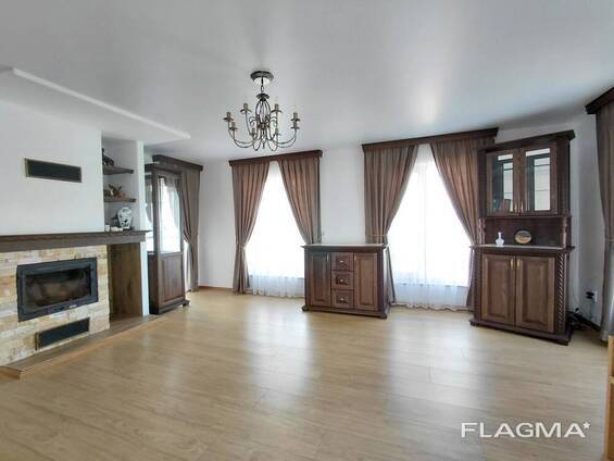 Продаж будинку 270 м. кв і ділянка 9 сот Байківці, вул. Степова
