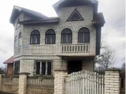Продаж фасадної комерційної будівлі 103 м² с. Яворів. Долина