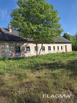 Продаж комерційного приміщення поблизу м. Кременець