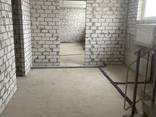 Продажа! Помещение, Высокий цоколь с окнами, новострой! - фото 2