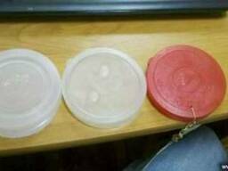 Производство крышки пластиковй под банку для консервации