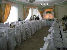 Прокат чехлов на стулья