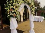 Прокат венчальных арок с живыми и искусственными цветами - фото 1