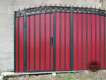 Распашные ворота кованые с профнастилом и калиткой - фото 6