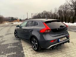 Разборка VOLVO V40 Запчастини