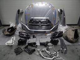 Разборка VW TOUAREG III запчасти б/у бампер капот крыло фара подкрылки радиаторы