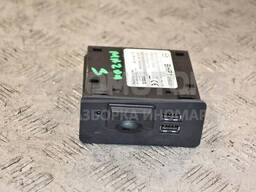 Разьем USB/AUX Mazda 3 2013-2019 BHP1669U0 384628