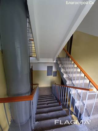 Ремонт подъездов и входных групп.