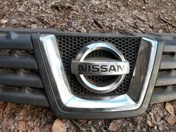 Решетка Радиатора(облицовка радиатора, капота) Nissan Qashqai до 2009 года