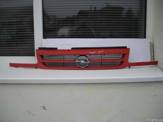 Решетка радиатора Opel Astra