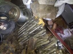 Резцы токарные , зенкера м18 коеічний хвостовик. Скоби мікрометричні