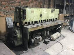 Рубка метала гильотина