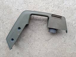 Ручка панелі права Мерседес 711 - 814. 6736800270