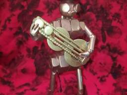 Ручная работа. Арт стиль. Музыкант. 9*6*17. Железо.