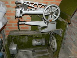 Рукавную швейную машинку 378 класса Солдатка