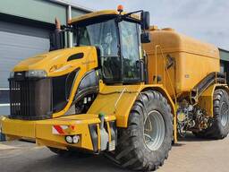 Самохідний розкидач органічних добрив Challanger Terra Gator 2244