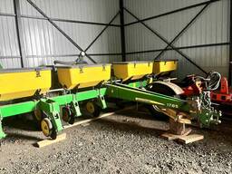 Сеялка точного высева пневматическая John Deere 1785