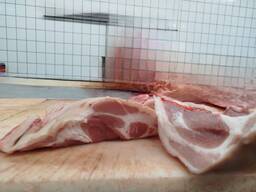 Щока свиняча в шкірі