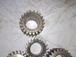 Шестерні колісного редуктора провідного мосту крана Liebherr L