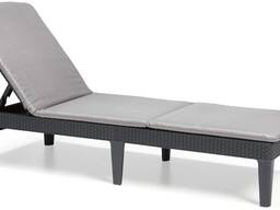 Keter Jaipur With Cushion шезлонг пластиковый для дома и сада