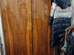 Шкаф трёхдверный шифонер, шифоньер.