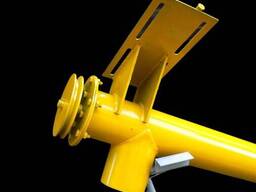 Шнековый транспортер с бункером