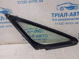 Скло дверей кутове праве Mitsubishi Colt Z30 1.3 Бензин 4A90 2002 перед. (б/у)