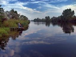 Продажа земли 12 га свой берег длинна 2 км. право собственности