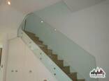 Стеклянные перила для лестницы - фото 1