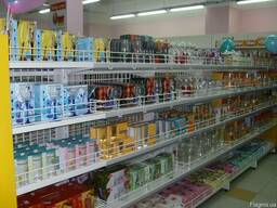 Стеллажи для магазинов косметики, бытовой химии, посуды.