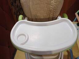 Стільчик для годування