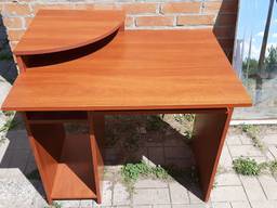 Стол офисный/компьютерный/писменный б/у