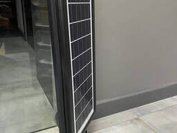 Светодиодный консольный светильник Gemix GE-200 на солнечной панели с датчиком движения. ..