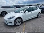 Tesla Model 3 2023 року. - фото 1