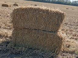 Тюки з соломи