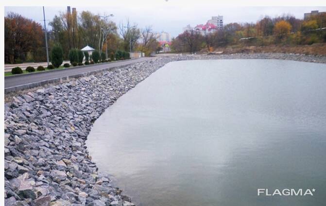 Укрепление берега бутовым камнем, шпунтом ПВХ