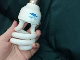 Ультрафиолетовая лампа для попугаев, рептилий, хищников, грызунов (5 на 13 w)