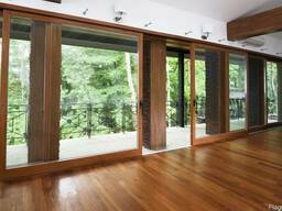 Подъемносдвижные деревянные оконные системы.