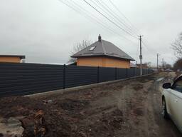 Железные заборы.