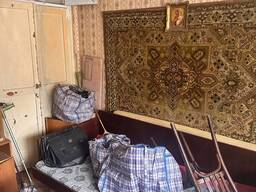 Утилизация старой мебели в Киеве. Услуги вывоза дивана, стенки, серванта.