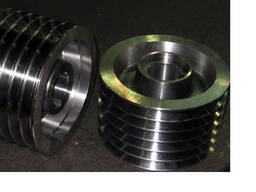 Вал, шків, опора вала двохмашинного агрегата ТЕМ2 ТЕМ2.85.60.016