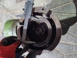 Вертикально фрезерная поворотная головка 676