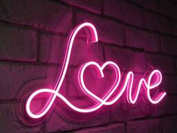 Виготовлення неонових вивісок для магазинів, офісів, бутиків. Фірмовий стиль