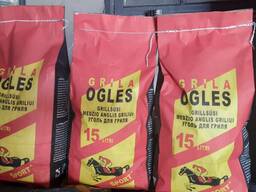 Вугілля деревне в паперових мішках