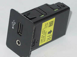 Выход магнитолы USB / AUX Nissan Leaf ZE1 (18-) 284H3-5FA0A