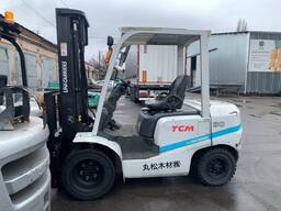 Вилковий дизельний автопогрузчик TCM, на спарці та з бічним зміщенням