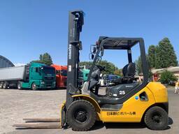 Вилочний автонавантажувач Komatsu, з дод. лiн та щоглою 4.5 метри. 2018 года випуску